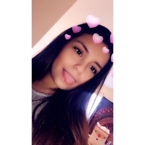 Meet your Posher, Alexis